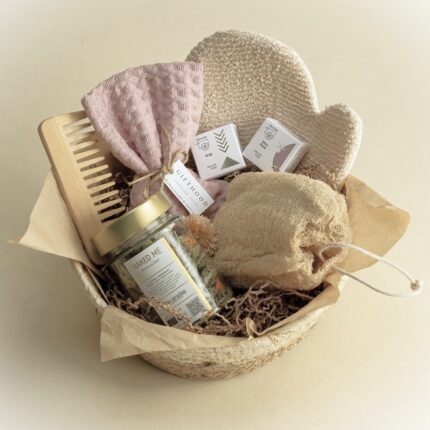 bathtimerelaxbotanicalbathnaturalgiftboxscrubspongestowelcottoninabasket