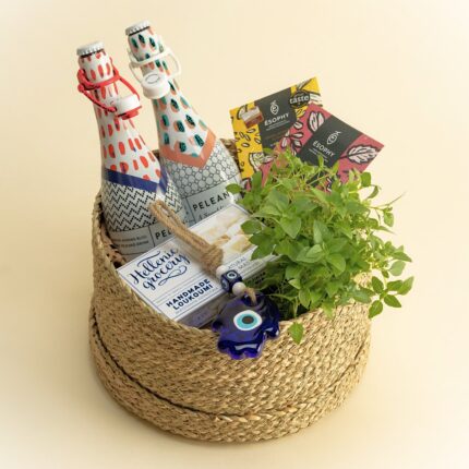 sparklingwineswhiteandrosechocolatesandgreekloukoumiseasonalplantbasket